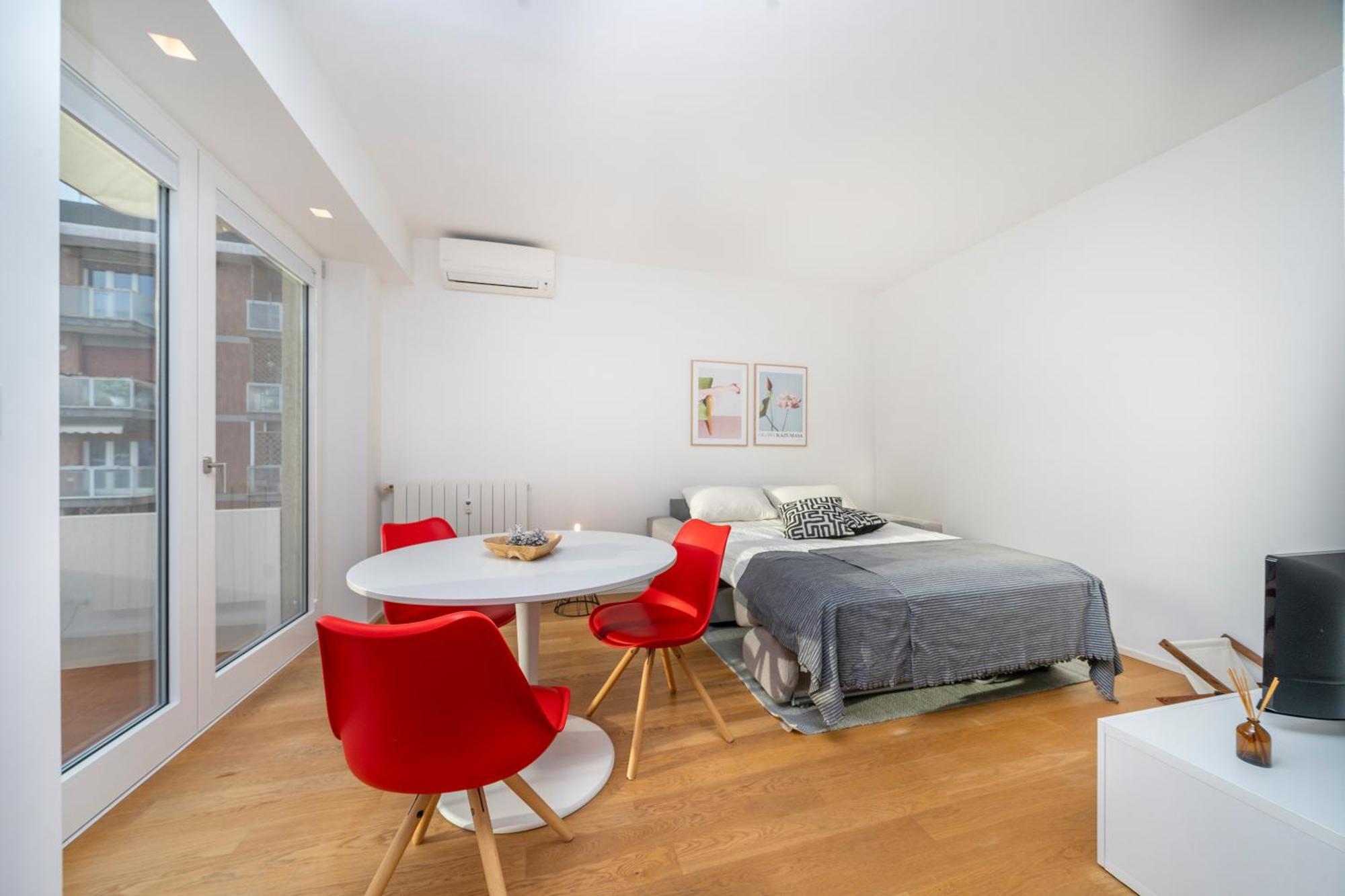 Cozy & Bright Apartment - W/ Balcony Udine Ngoại thất bức ảnh