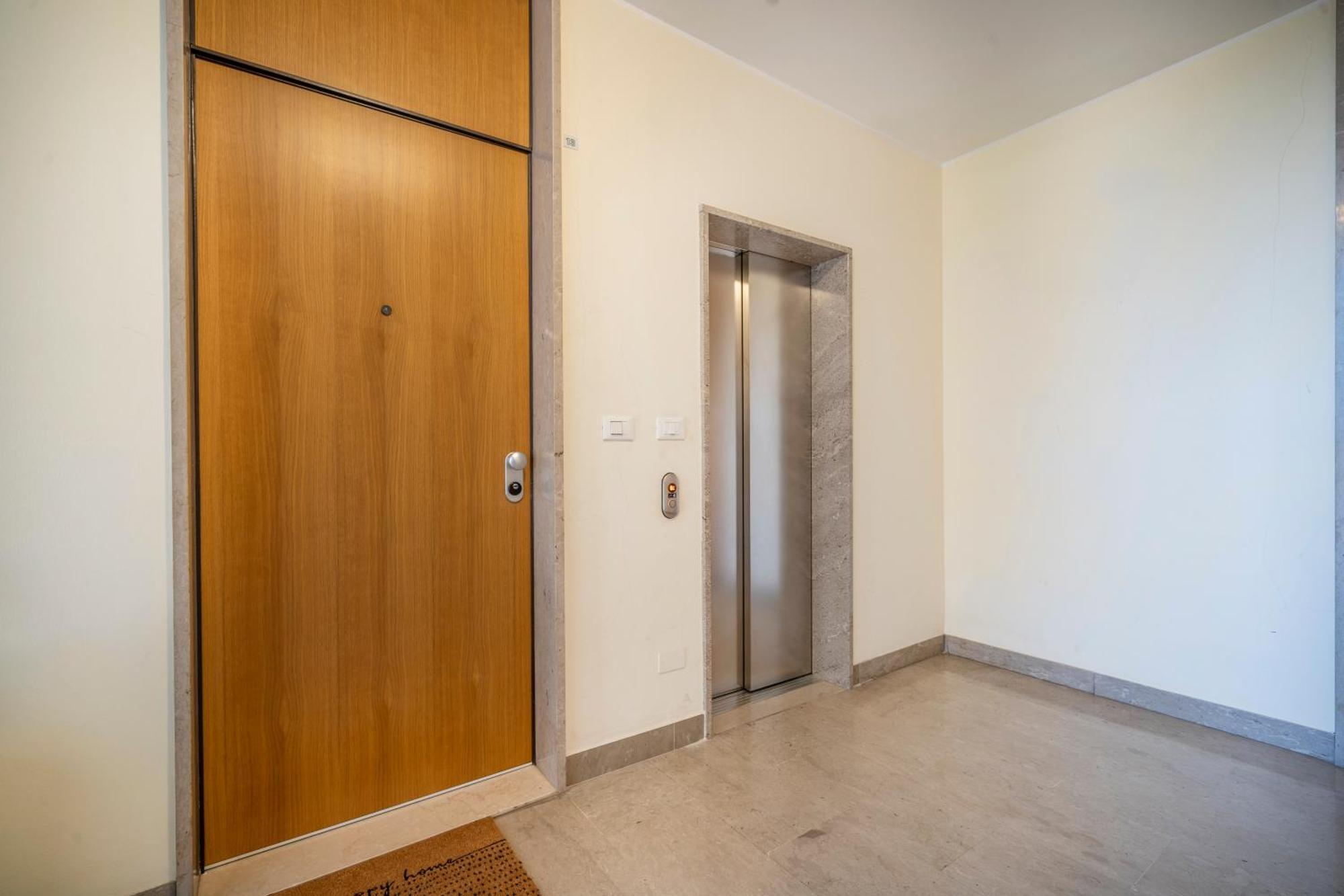 Cozy & Bright Apartment - W/ Balcony Udine Ngoại thất bức ảnh