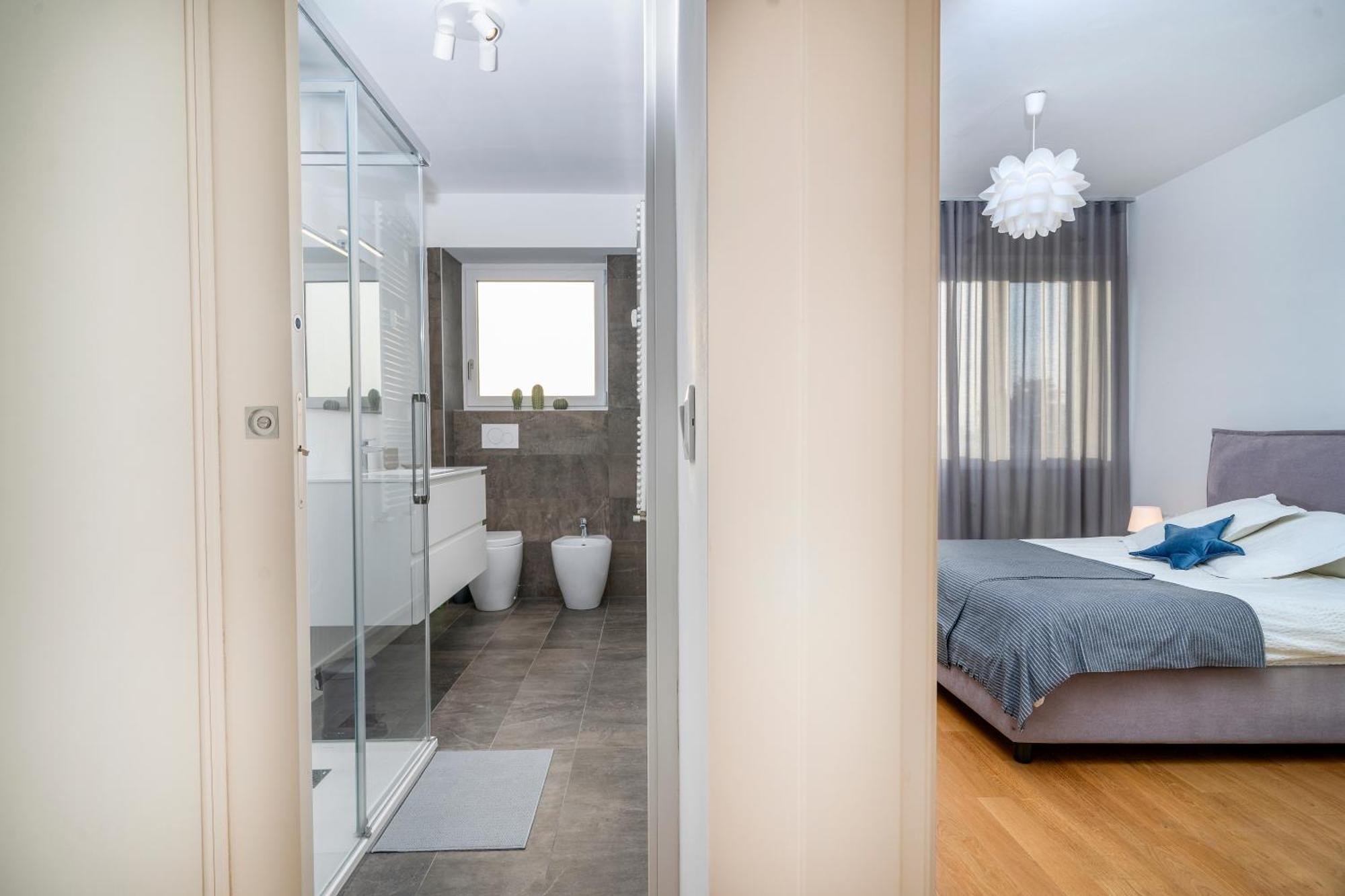 Cozy & Bright Apartment - W/ Balcony Udine Ngoại thất bức ảnh