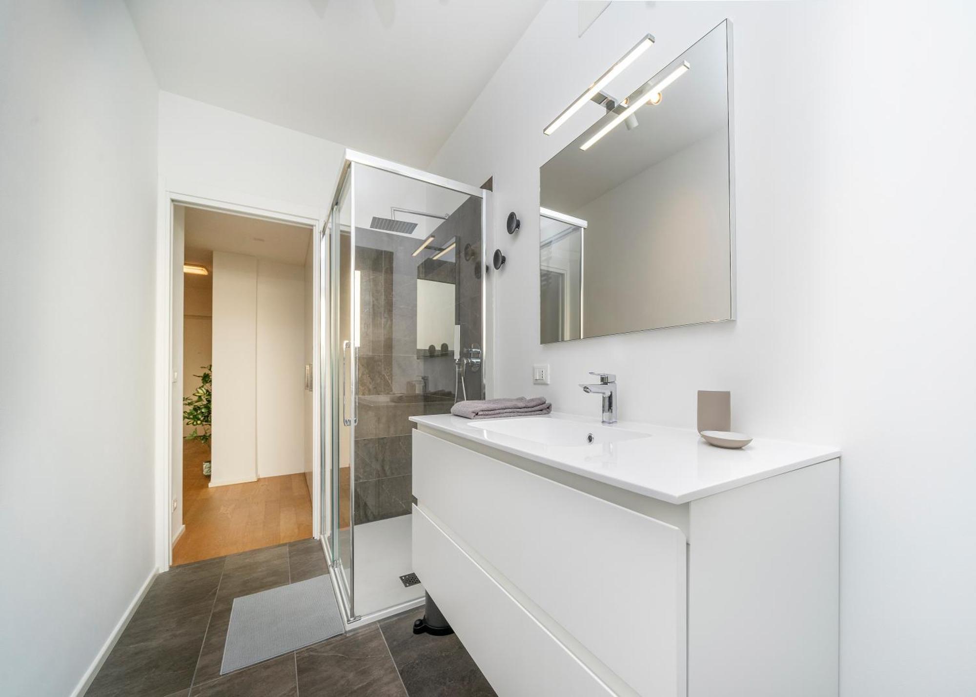 Cozy & Bright Apartment - W/ Balcony Udine Ngoại thất bức ảnh